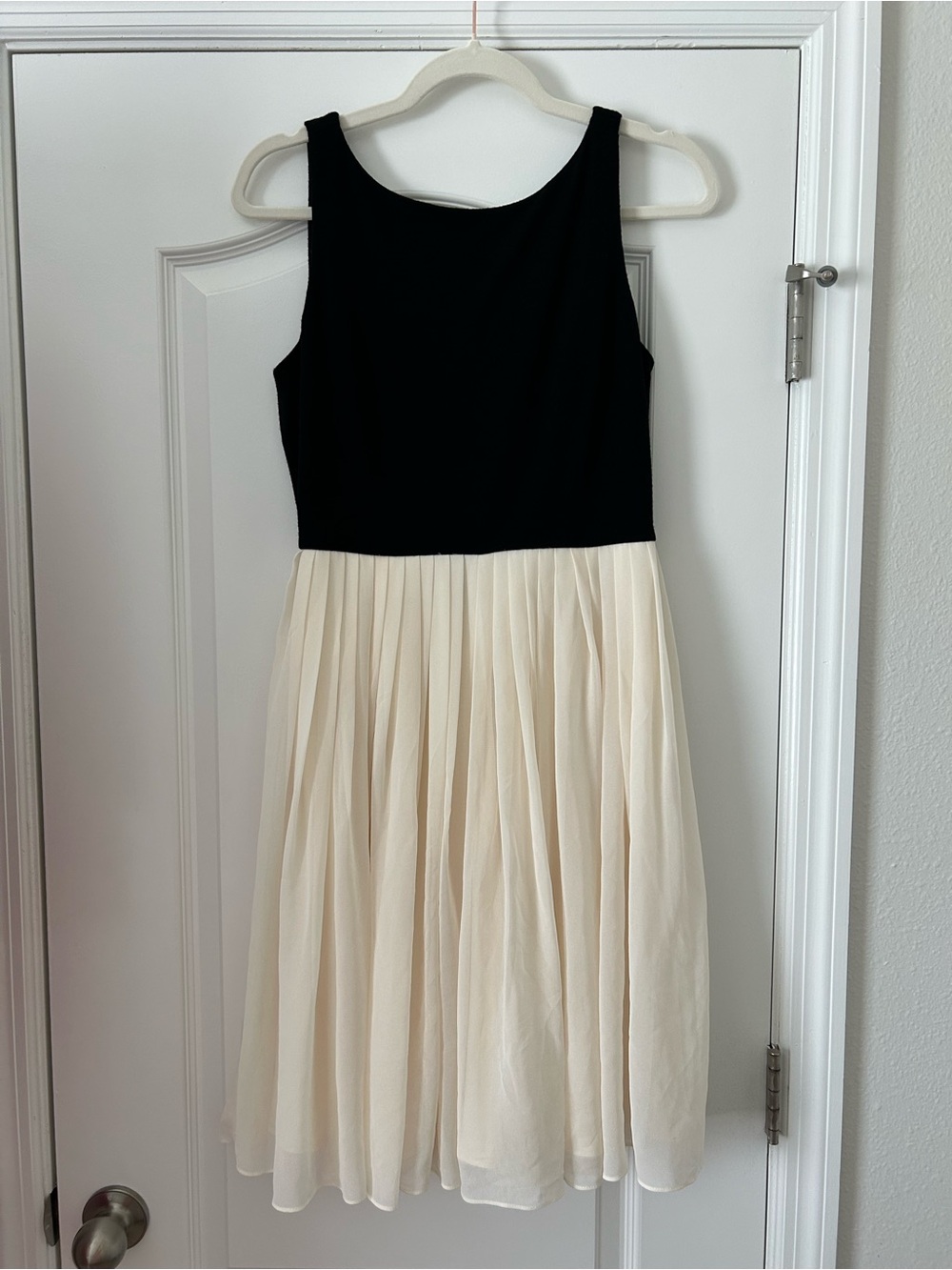 Talbots Black and Cream Sleeveless Fit-and-Flare Dress Pleated Skirt